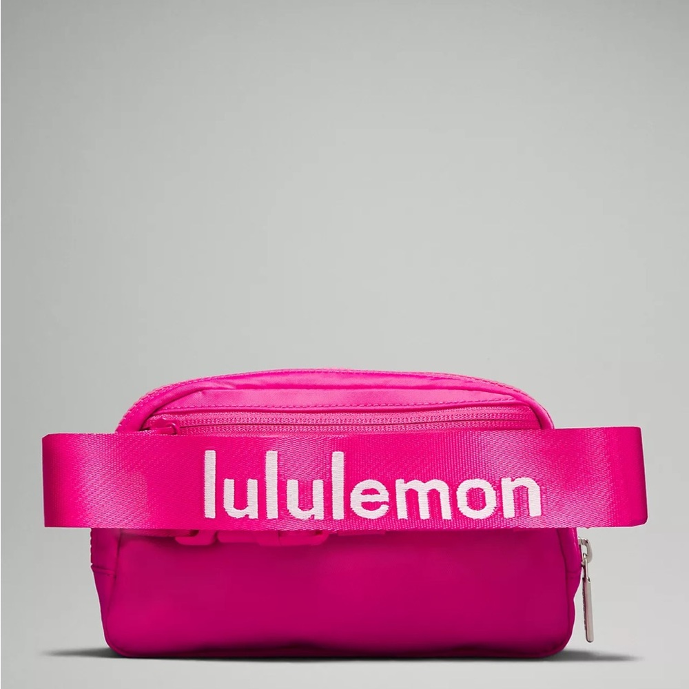 Lululemon Everywhere Belt Bag 1L- Sonic Pink/White - Picture 6 of 9